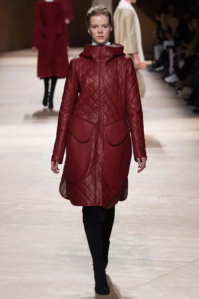 Look 29
